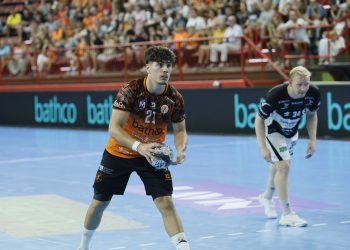 El Bathco Torrelavega cae en el último suspiro ante el Elverum