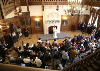 Buruaga alerta de un recorte de 72 millones para el campo cántabro si Bruselas fusiona los fondos agrarios y de cohesión