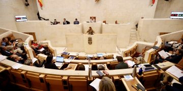 El Parlamento de Cantabria urge al Gobierno autonómico a iniciar la demolición de la Residencia Cantabria