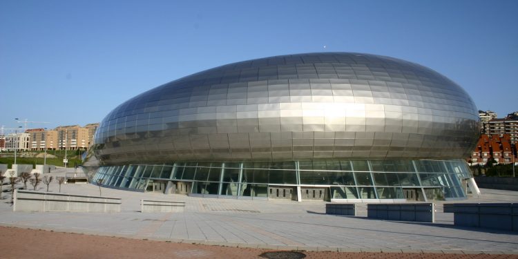 El PSOE critica la privatización de los cursos deportivos del IMD y reclama mayor control municipal