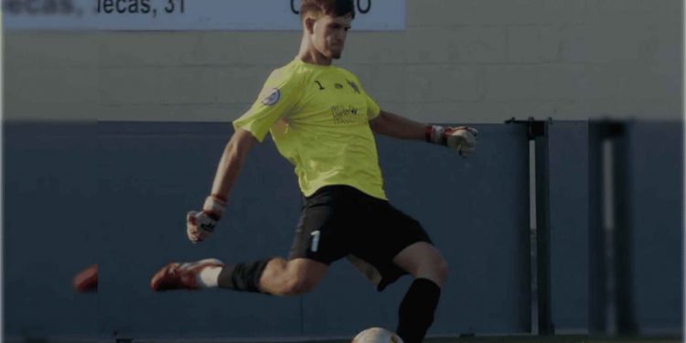 El joven portero del Colindres, Raúl Ramírez, en estado de muerte cerebral