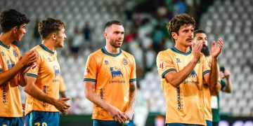 El Racing se queda sin triunfo en Córdoba por un penalti del VAR en el último suspiro