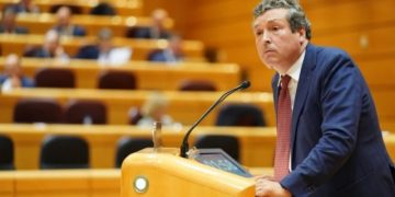 Íñigo Fernández: “La investidura de Sánchez nos cuesta casi 500 euros a cada cántabro”