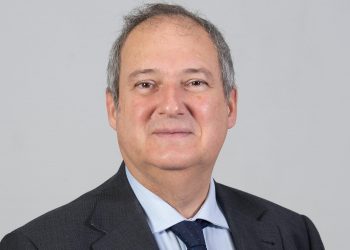 Hereu anima a Cantabria a implantar una tasa turística y defiende regular el sector para garantizar su sostenibilidad