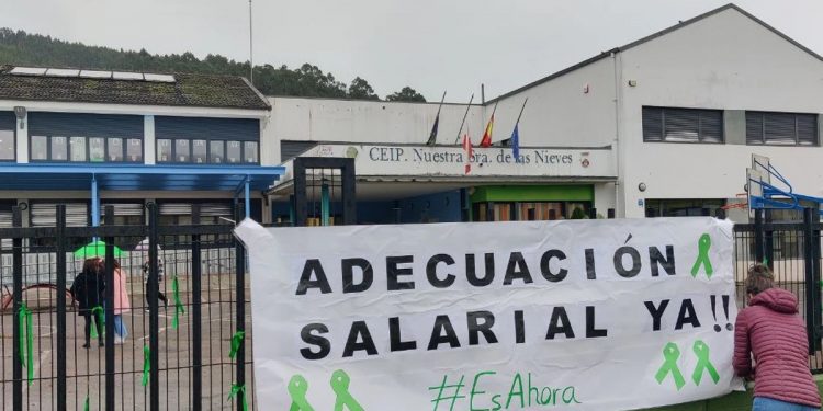 La huelga docente arranca con un seguimiento del 56,24 % y el consejero Silva rechaza dimitir
