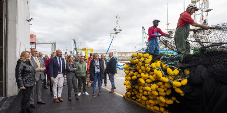 Cantabria impulsa la ampliación del puerto de Laredo para mejorar la operativa de la flota pesquera