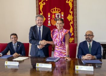 Gobierno, Ministerio y ayuntamientos sellan un acuerdo para adaptar la estación de Reinosa a la alta velocidad