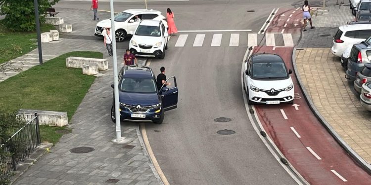 Colectivos ecologistas y de movilidad denuncian el «grave deterioro» del espacio público en Torrelavega