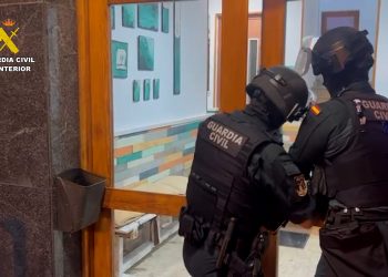 Desarticulado en Torrelavega un grupo criminal que extorsionó a más de 120 personas en toda España con amenazas tras citas online