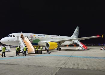 El aeropuerto Seve Ballesteros recupera las rutas con Bucarest y Alicante para la temporada de invierno