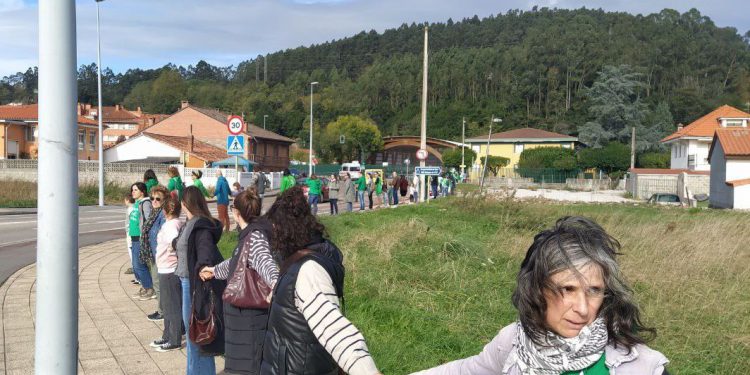 Miles de docentes cántabros vuelven a movilizarse por una mejora salarial y la eliminación de la ‘cláusula Silva’