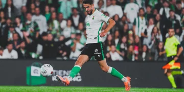 Un clásico con alma: el Racing busca prolongar su hechizo ante el Sporting en El Molinón