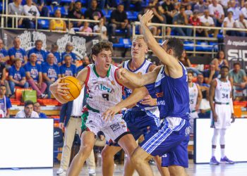 El Grupo Alega reacciona tarde y agrava sus dudas tras caer ante el invicto Fuenlabrada