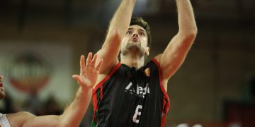 Grupo Alega Cantabria desata la fiesta en el Vicente Trueba tras imponerse con autoridad a Ourense (87-66)