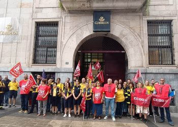 CCOO denuncia el deterioro y las malas condiciones laborales en la oficina de Correos de Torrelavega