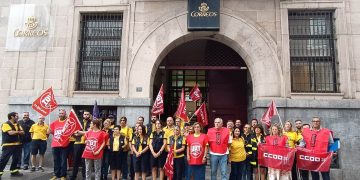 CCOO denuncia el deterioro y las malas condiciones laborales en la oficina de Correos de Torrelavega