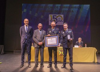 La Policía Local de Torrelavega recibe la Medalla de Oro de la ciudad en su 150 aniversario