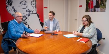 La escuela Alfredo Pérez Rubalcaba inicia su último trimestre con ponencias sobre Cantabria en Europa y desigualdad de género