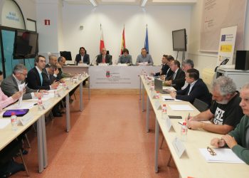 El Gobierno cántabro exige al Estado un compromiso firmado para ejecutar íntegro el tren Santander-Bilbao