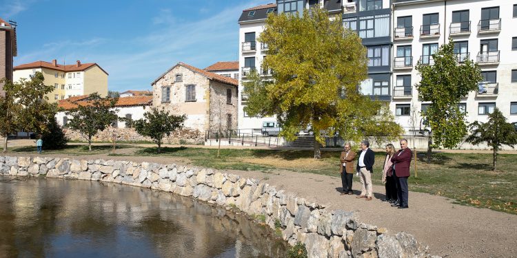 Media inaugura en Reinosa las obras del Puente Nuevo y anuncia nuevas inversiones hidráulicas y de vivienda en la comarca de Campoo