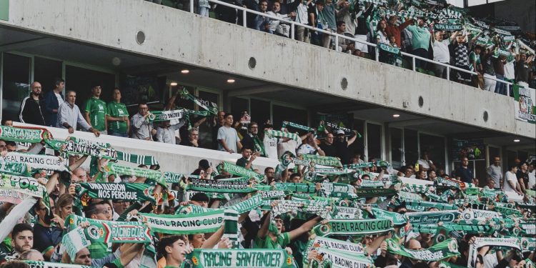 La afición del Racing critica el escaso cupo de entradas del Mirandés para Mendizorroza mientras aplaude la generosidad del Logroñés