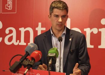 Daniel Fernández acusa al PP de convertir el Ayuntamiento de Santander en su “cortijo particular” y denuncia la falta de rumbo del equipo de Gobierno