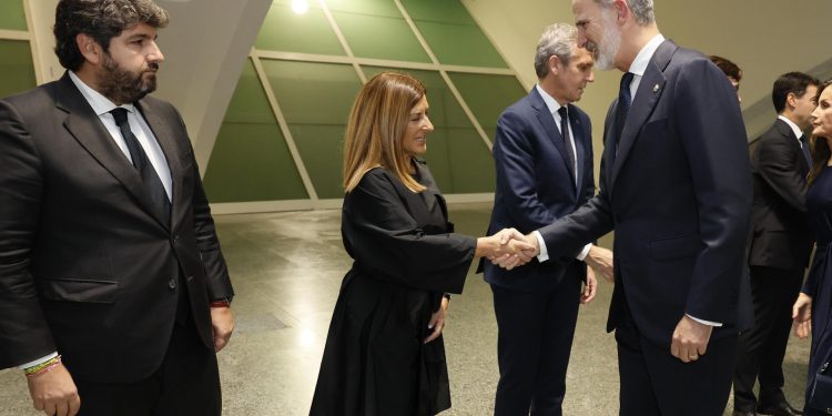 Buruaga asiste al homenaje de Estado a las víctimas de la DANA en Valencia: “Detrás de cada cifra hay una historia, una familia, una ausencia imposible de llenar”