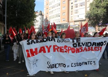 Estudiantes se movilizan en Santander para exigir justicia por Sandra Peña y reclamar más recursos contra el acoso escolar