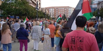 Unas 800 personas se concentran en Cantabria contra el asalto israelí a la Flotilla de la Libertad