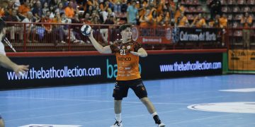 El Bathco BM Torrelavega cede su primera derrota del curso ante el Frigoríficos del Morrazo