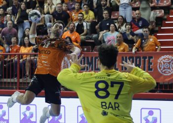 Bathco BM Torrelavega mantiene su invicto con un empate épico en el último segundo