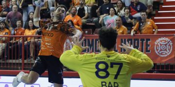 Bathco BM Torrelavega mantiene su invicto con un empate épico en el último segundo