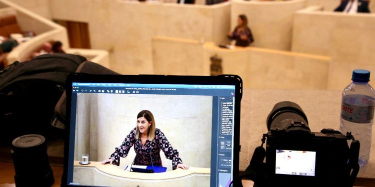 Buruaga anuncia 2.420 millones para sanidad, educación y servicios sociales en los presupuestos de 2026