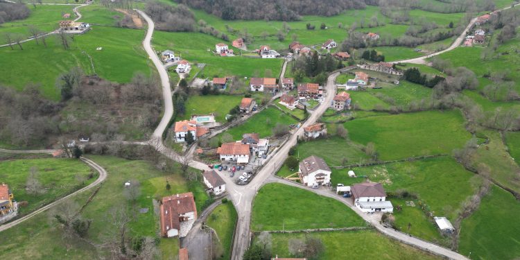 El PSOE denuncia que vecinos de Matienzo consumen agua no potable sin información municipal