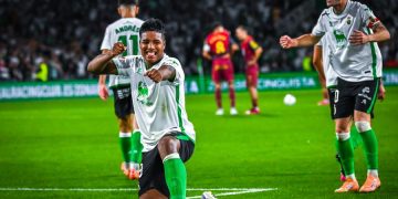 El Racing remonta y se impone al Deportivo 