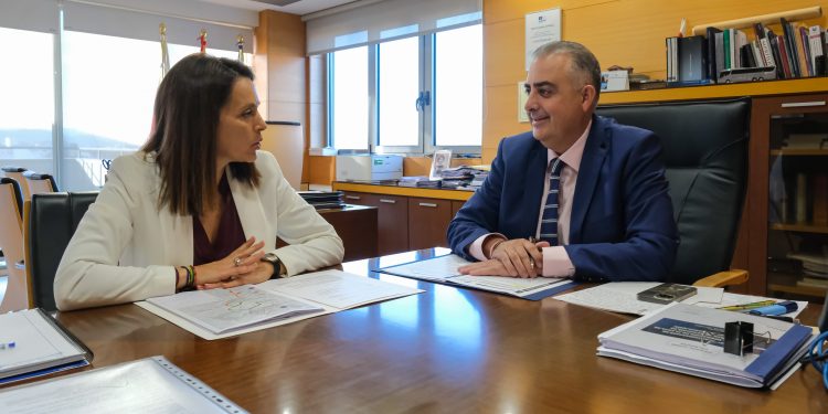 El Gobierno de Cantabria invertirá más de dos millones en un nuevo depósito de agua y un carril bici en Santa Cruz de Bezana en 2026
