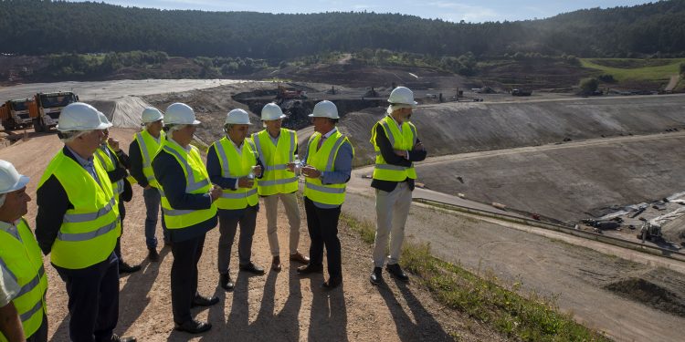 Media defiende en Castañeda que el futuro vertedero de amianto será seguro, legal y beneficioso para Cantabria