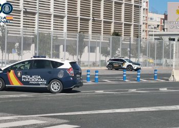 Una agente de la Guardia Civil libre de servicio frustra un robo violento en un supermercado de Santander