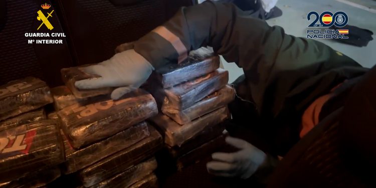 Desarticulada una organización dedicada al tráfico de cocaína en Cantabria y Bizkaia