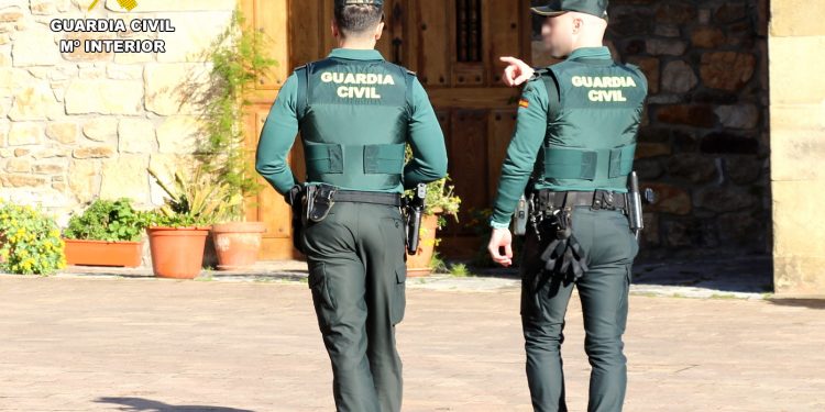 Investigada una mujer por usar la tarjeta bancaria de un anciano con dificultades cognitivas durante diez años en Cantabria