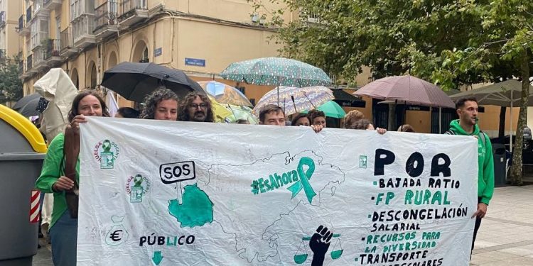 La huelga docente tiene un seguimiento del 40% en institutos y FP