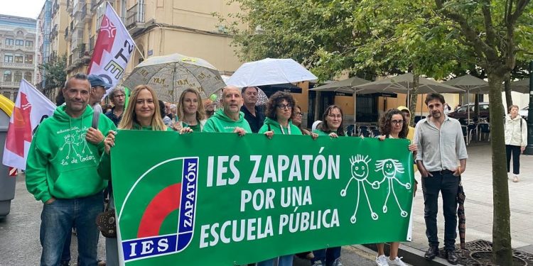 La huelga docente tiene un seguimiento del 40% en institutos y FP