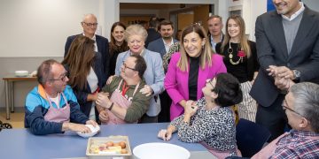 Buruaga anuncia un aumento de 12 millones en estancias concertadas y un presupuesto récord de 317 millones para Servicios Sociales en 2026