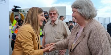 Buruaga propone ampliar las conexiones de Brittany Ferries y destaca el papel del Puerto de Santander como motor económico de Cantabria