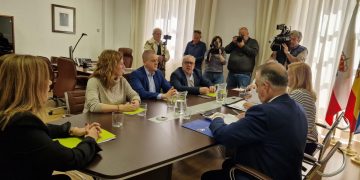 PP y PRC se reúnen este viernes para analizar el cumplimiento del acuerdo presupuestario en Cantabria