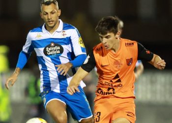 El Sámano se despide con orgullo de su primera Copa tras caer ante el Dépor en una noche histórica en Riomar