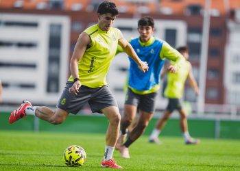 El Racing prepara en Santi Gutiérrez el duelo ante Las Palmas con dos bajas por sanción
