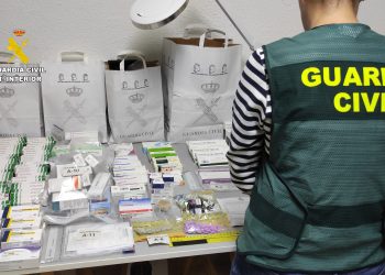 La Guardia Civil desarticula una red de venta ilegal de medicamentos con 22 detenidos en toda España