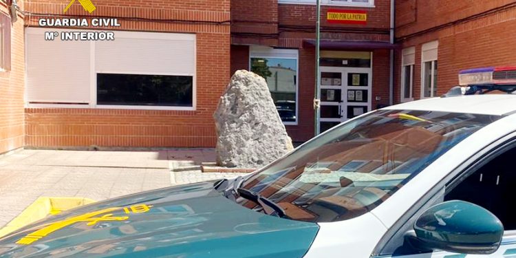 Detenido en Santoña un hombre por robo con fuerza en una tienda de telefonía