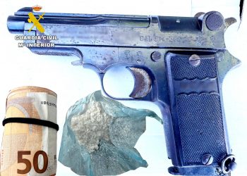 Detenido en Piélagos un hombre con 33 gramos de cocaína, 4.300 euros y una pistola en el coche
